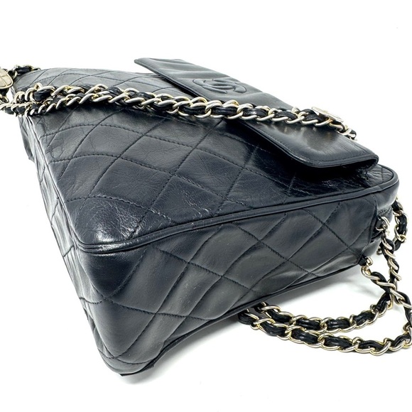 Chanel Vintage Black Quilted Camera Crossbody Bag –Quilted Caviar, Gold Hardware - Picture 5 of 15